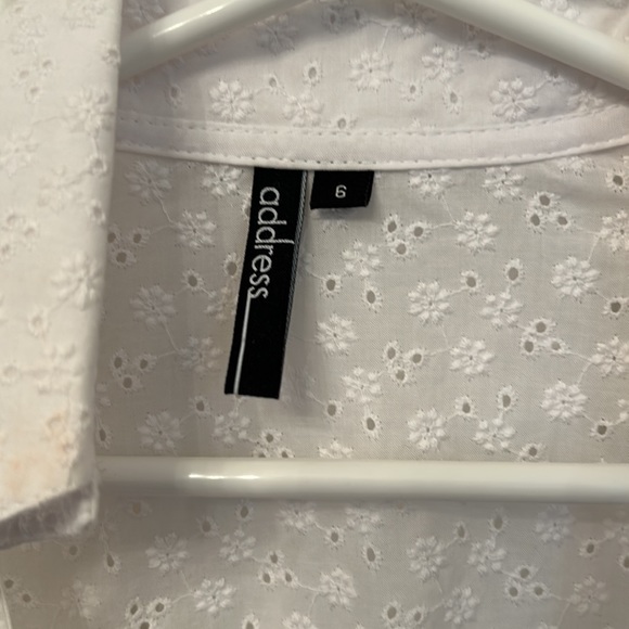 wrap around jean /eyelet lace dress, little floral detail in the top - Picture 3 of 11